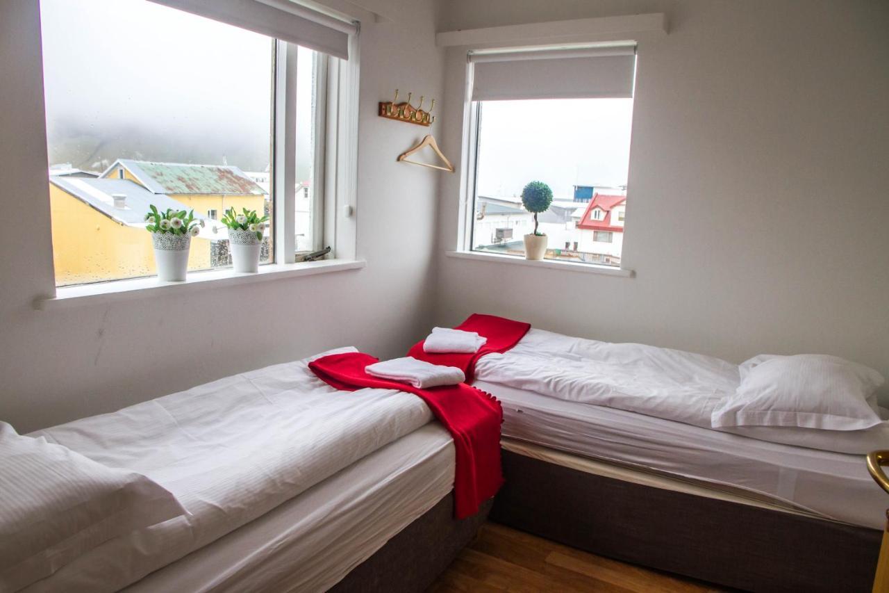 Guesthouse Sunnuholl Vestmannaeyjar Esterno foto